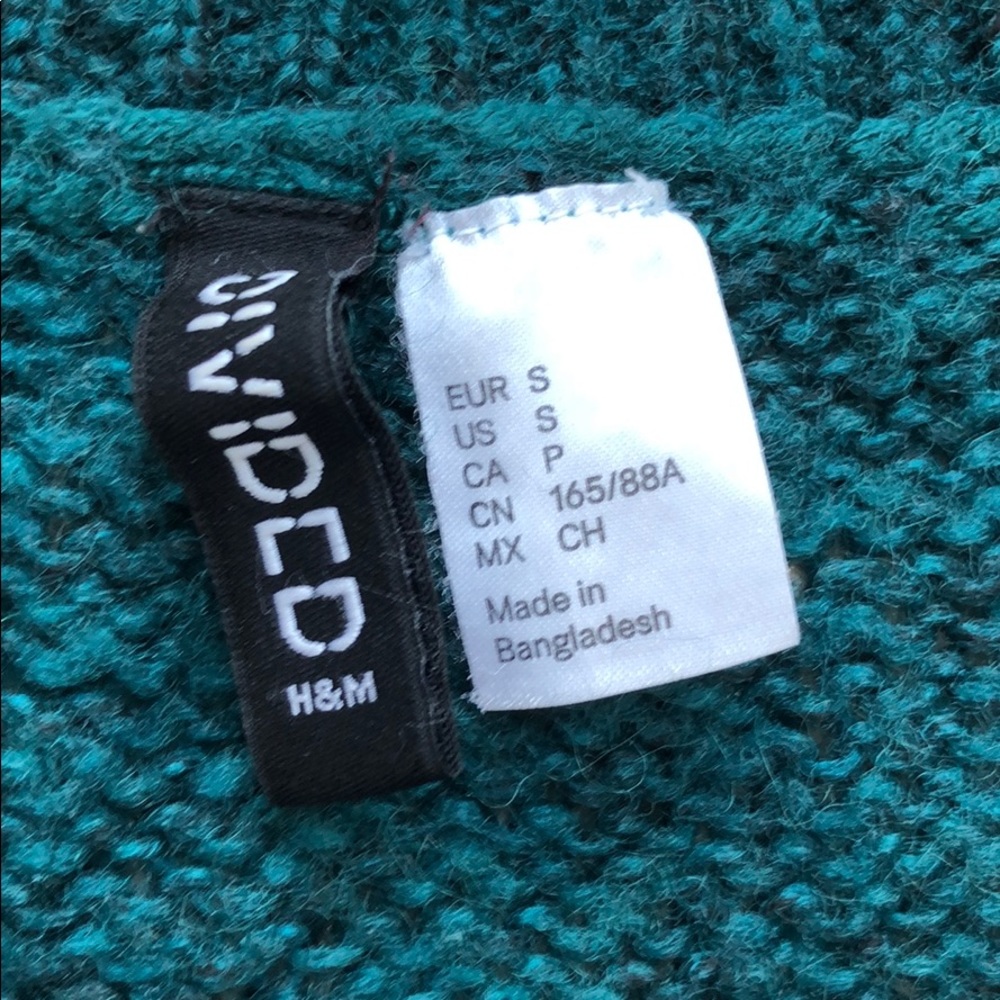 H&M Cropped Sweater - Picture 2 of 5